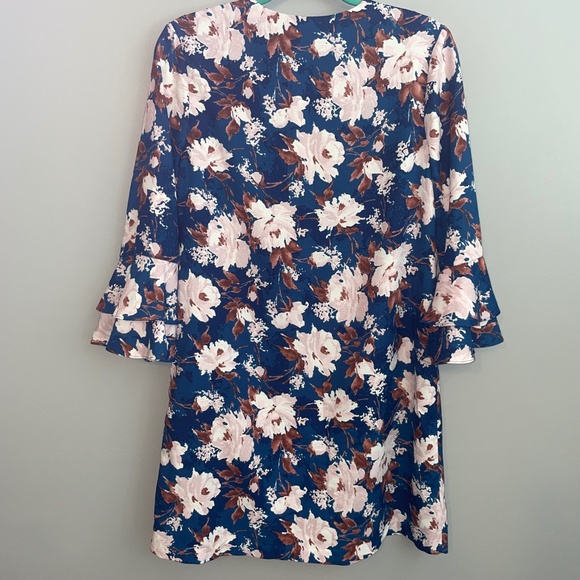 EUC Charles Henry Floral Shift Dress Flounce Ruffle Sleeve Size Medium - Picture 9 of 10
